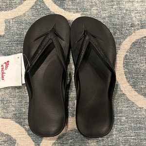 Arch supporting Archies size 8 brand new with tags